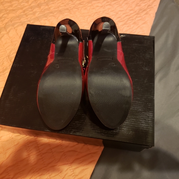 Red heels - Picture 4 of 7